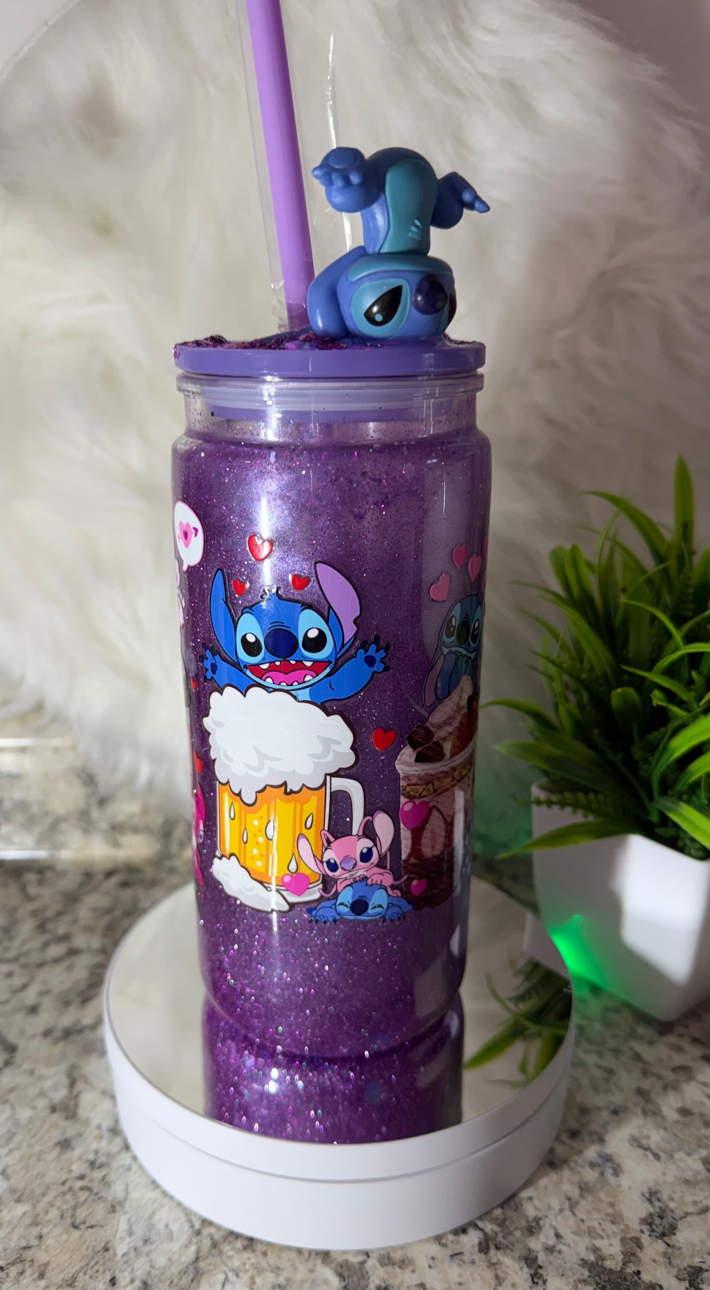 Customized snowglobe cup 16oz, with lid and straw. Write at the beginning of the order name, theme and desired effect color or colors