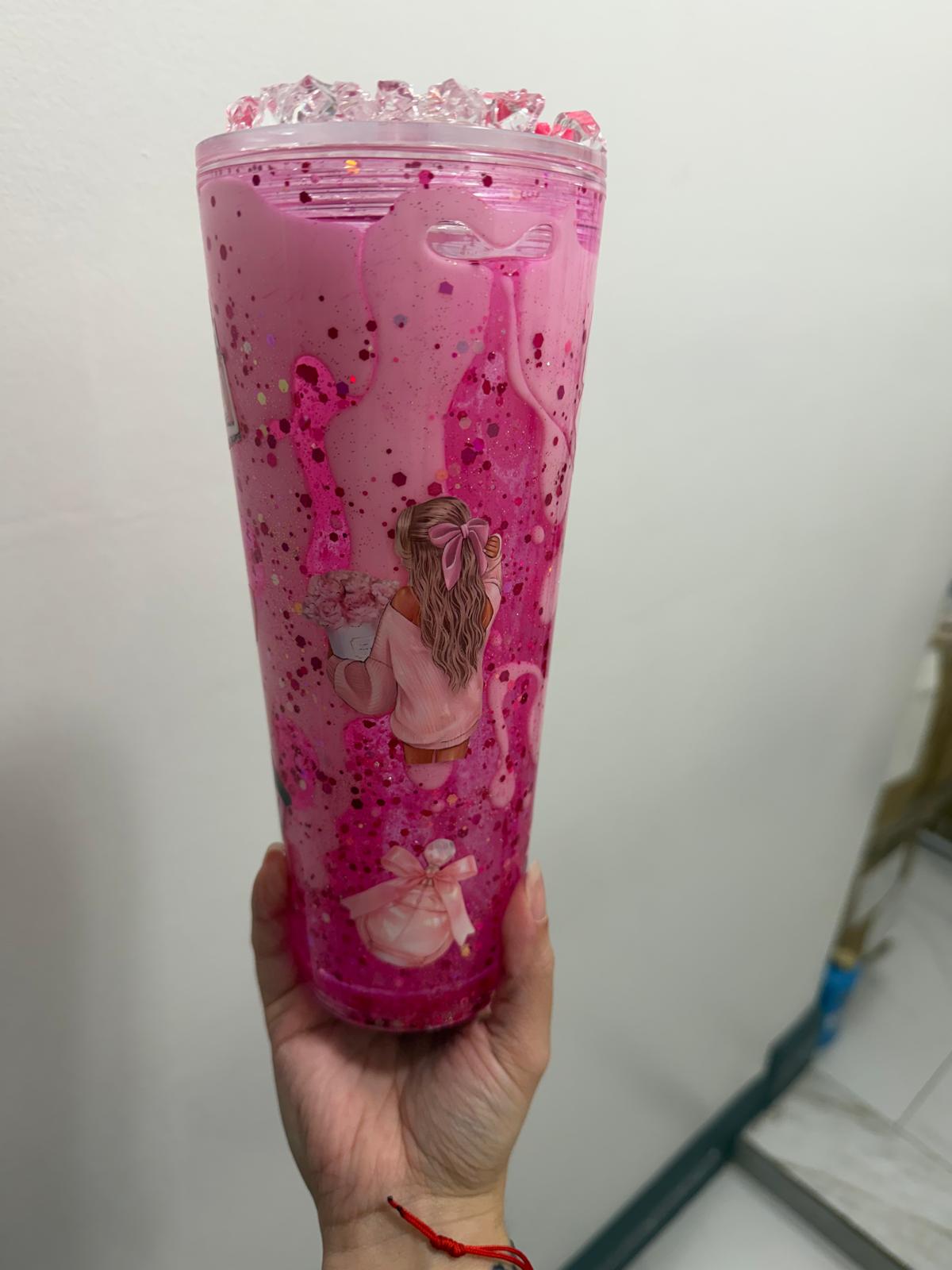 Personalized 24oz snow globe cup. Write at the beginning of the order color and theme.
